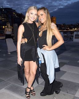 Astrid S feet photo 2