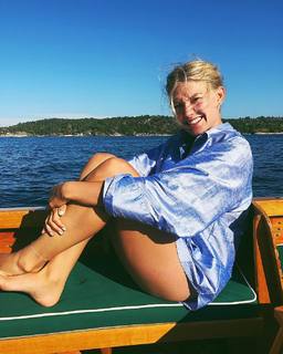 Astrid S feet photo 12