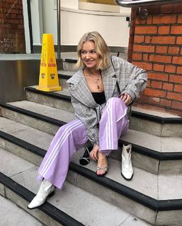Astrid S feet photo 11