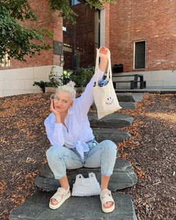 Astrid S feet photo 8