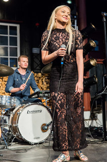 Astrid S feet photo 15
