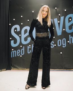 Astrid S feet photo 16