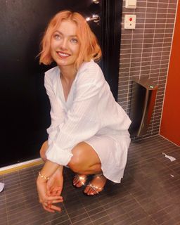 Astrid S feet photo 12