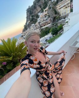 Astrid S feet photo 3