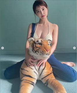 Asuka Kishi feet photo 16