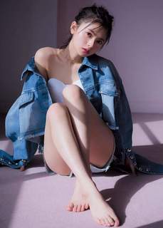 Asuka Saitô feet photo thumbnail