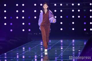 Asuka Saitô feet photo thumbnail