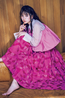 Asuka Saitô feet photo thumbnail