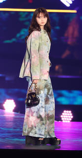 Asuka Saitô feet photo thumbnail