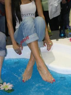 Asuman Krause feet photo 9