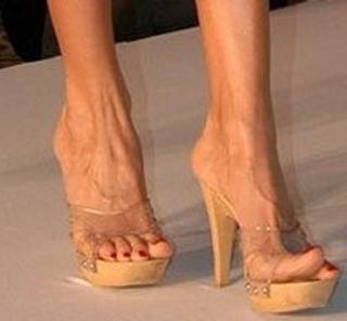 Asuman Krause feet photo 3