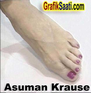 Asuman Krause feet photo 2
