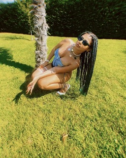 Asya Alizade feet photo 1