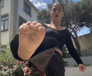Asya Alizade feet photo 8