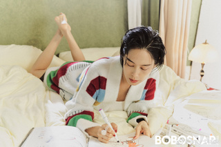 Athena Chu feet photo 7