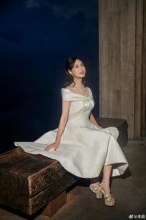 Athena Chu feet photo 12