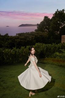 Athena Chu feet photo 10