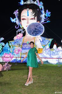 Athena Chu feet photo 2