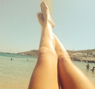 Athina Oikonomakou feet photo thumbnail