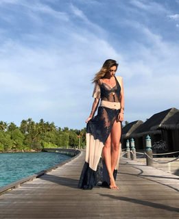 Athina Oikonomakou feet photo thumbnail