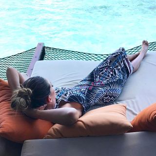 Athina Oikonomakou feet photo thumbnail