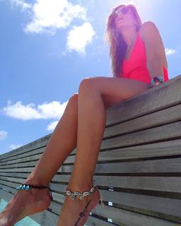 Athina Oikonomakou feet photo thumbnail