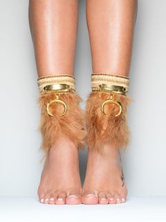 Athina Oikonomakou feet photo thumbnail