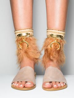 Athina Oikonomakou feet photo thumbnail