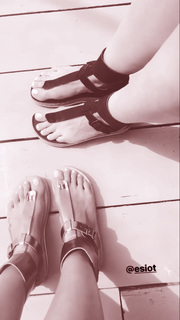 Athina Oikonomakou feet photo thumbnail