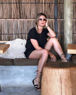 Athina Oikonomakou feet photo thumbnail