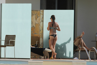 Athina Oikonomakou feet photo thumbnail