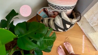 Athina Oikonomakou feet photo thumbnail