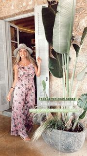 Athina Oikonomakou feet photo thumbnail