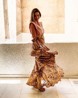 Athina Oikonomakou feet photo thumbnail