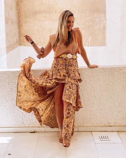 Athina Oikonomakou feet photo thumbnail