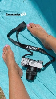 Athina Oikonomakou feet photo thumbnail