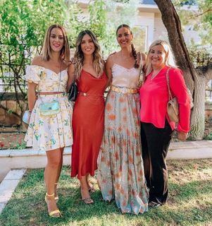Athina Oikonomakou feet photo thumbnail