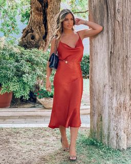 Athina Oikonomakou feet photo thumbnail