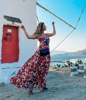 Athina Oikonomakou feet photo thumbnail