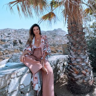 Athina Oikonomakou feet photo thumbnail