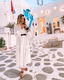 Athina Oikonomakou feet photo thumbnail