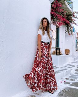 Athina Oikonomakou feet photo thumbnail