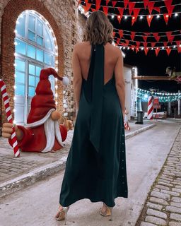 Athina Oikonomakou feet photo thumbnail