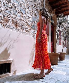 Athina Oikonomakou feet photo thumbnail