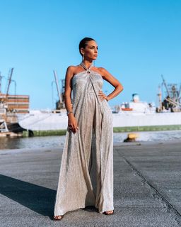Athina Oikonomakou feet photo thumbnail