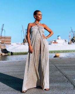Athina Oikonomakou feet photo thumbnail