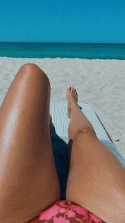 Athina Oikonomakou feet photo thumbnail