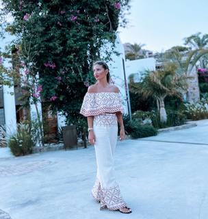 Athina Oikonomakou feet photo thumbnail