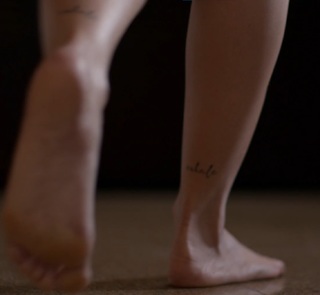Athina Oikonomakou feet photo thumbnail