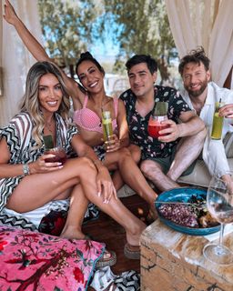 Athina Oikonomakou feet photo thumbnail